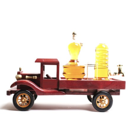 Houten Vrachtwagen oldtimer met distilleerderij 350ml